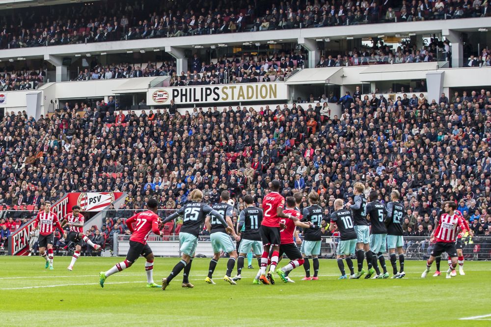 Om er lekker in te komen: de laatste keer PSV-Ajax en Ajax-PSV (video's)