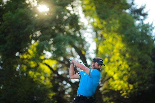 Joost Luiten achtervolgt Tiger Woods in Mexico en klimt naar de top 10 (video)
