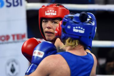 🎥 | Britse boksbond toont begrip voor Fontijn, maar geeft haar haar goud niet terug