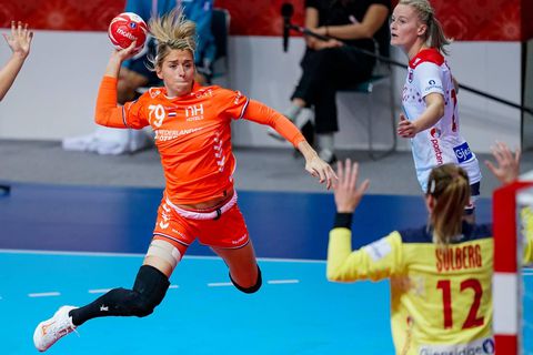 Estavana Polman ondanks blessure opgenomen in voorselectie WK handbal