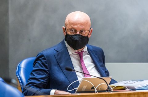 Minister: 'QR-code in kleedkamer is niet te veel gevraagd'