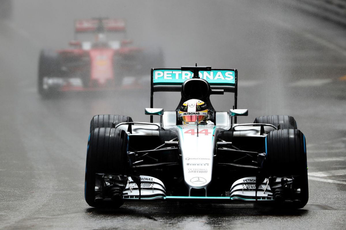 Heldhaftige overwinning Hamilton in Monaco, Verstappen verpest het
