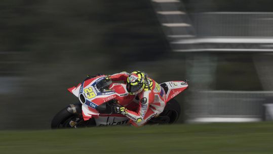 Iannone bezorgt Ducati zeldzame zege in MotoGP