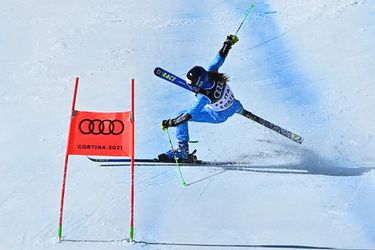 📸 | Skitalent Lara Della Mea zwaar geblesseerd na deze heftige horrorval