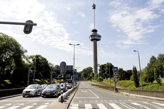 Euromast kleurt oranje voor Nederlandse Leeuwinnen