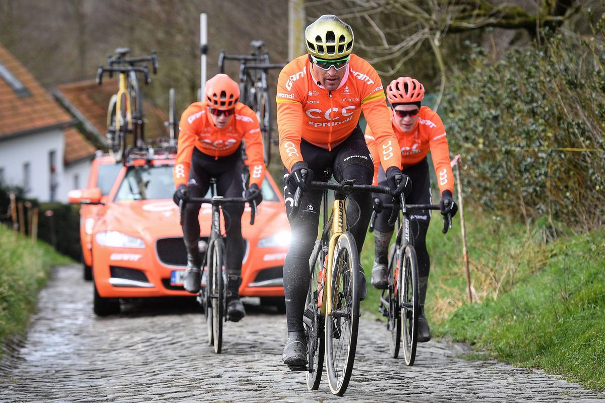 UCI vreest dat wielerploegen het einde van het seizoen niet halen: 'We hopen'
