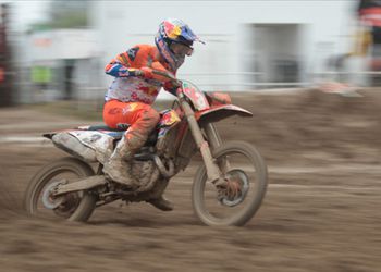 Jeffrey Herlings wint niet, maar herovert wel WK-leiding in 2e manche Pietramurata