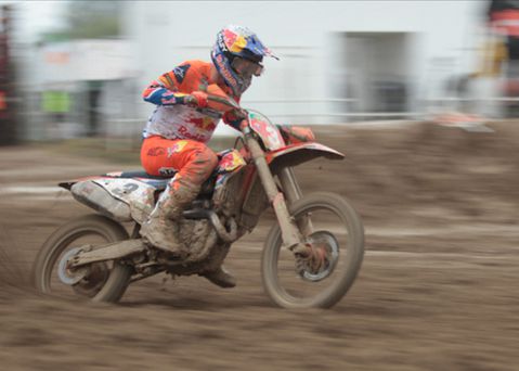 Jeffrey Herlings wint niet, maar herovert wel WK-leiding in 2e manche Pietramurata