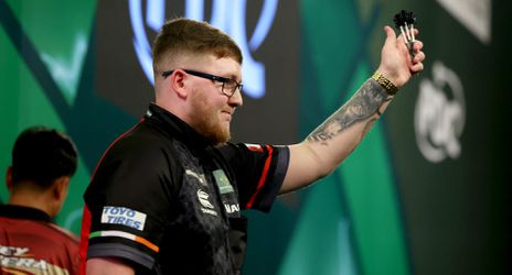 Geïrriteerde Keane Barry mag tegen Michael van Gerwen op WK darts na zege op Filipijn