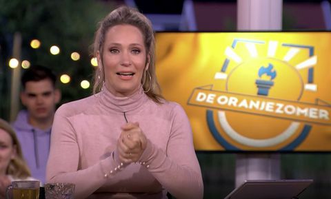 Tv-babe Hélène Hendriks breekt al 2 dagen kijkcijferrecords De Oranjezomer