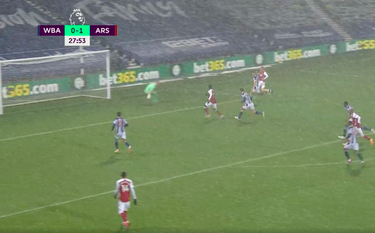 🎥 | Arsenal na deze prachtgoals in winterweer op voorsprong tegen WBA