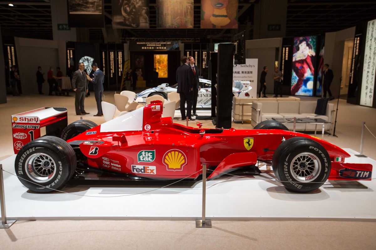 Oude bolide Schumacher levert 6,3 miljoen euro op