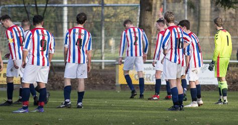 Amateurvoetballer duwt scheidsrechter en krijgt 4 maanden schorsing aan z'n broek