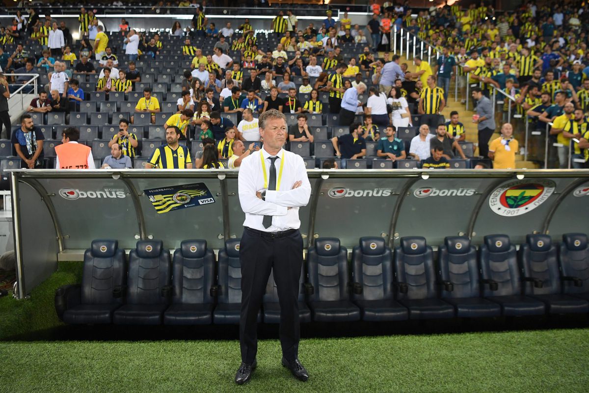 Koeman heeft voorlopig de touwtjes in handen bij Fenerbahçe