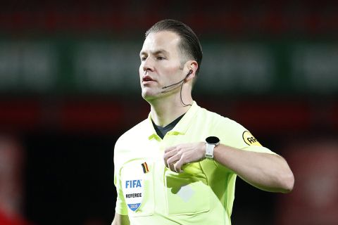 Opvallende statistiek over gele kaarten in Eredivisie: 'Dat heeft blijkbaar zin'