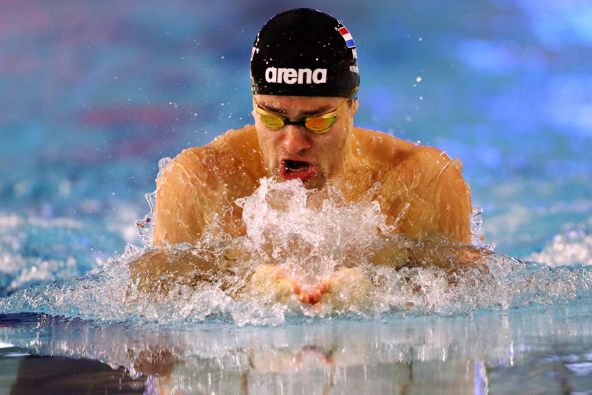Kamminga zwemt bijna wéér record op 100 meter schoolslag
