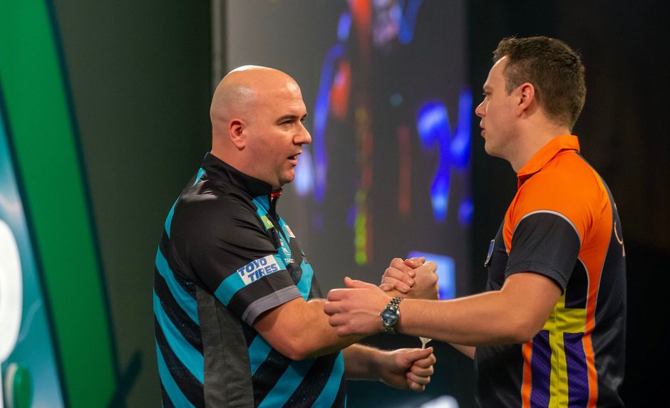 🎥 | Samenvatting: Rob Cross is net te sterk voor Jeffrey de Graaf op WK darts