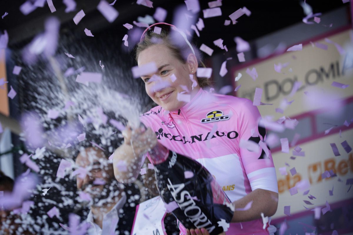 Na Dumoulin wint ook Van der Breggen de Giro