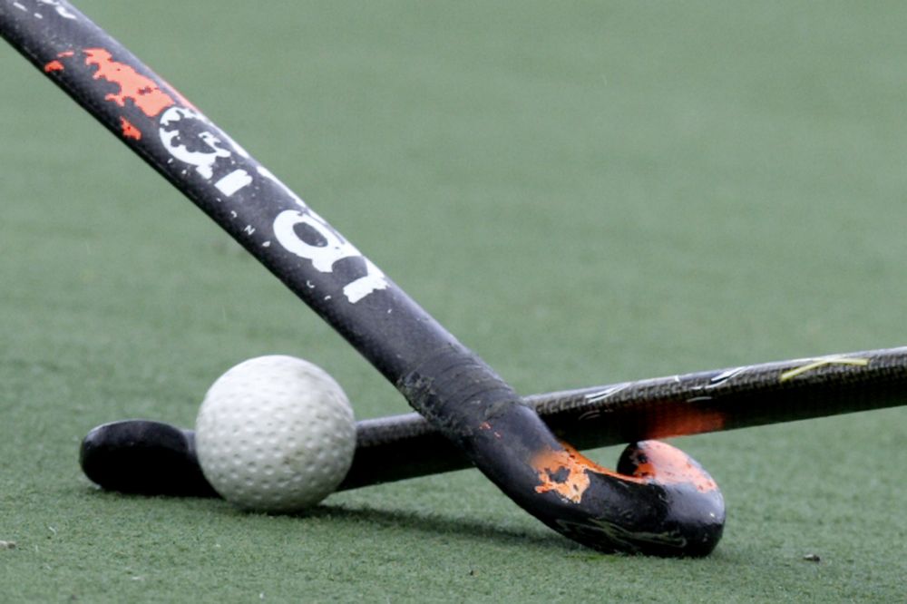 Dameshockey: Den Bosch wint topper in eigen huis van Amsterdam