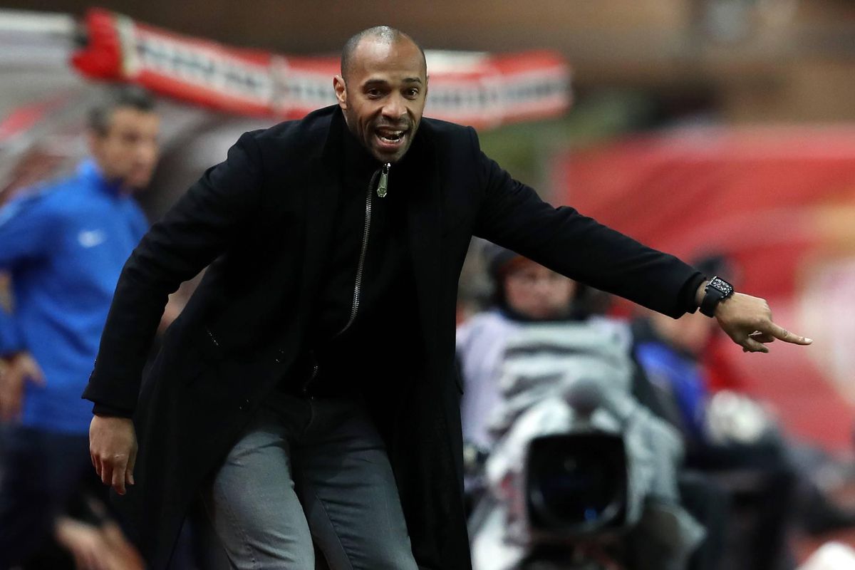 Thierry Henry zegt sorry voor beledigende opmerking richting Strasbourg-speler