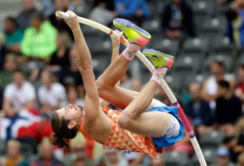 Olympisch drama voor Nederlandse polsstokhoogspringer: 'Ik ben er kapot van'