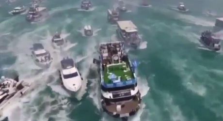 Besiktas viert landskampioenschap met gigantische botenoptocht (video)