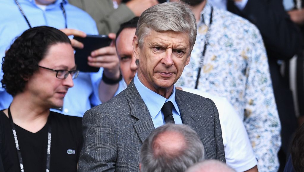 Engelse pers: 'Wenger moet Hodgson opvolgen als bondscoach'