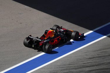 Zoals verwacht: Max Verstappen achter de 2 Mercedes tijdens eerste vrije training in Sochi