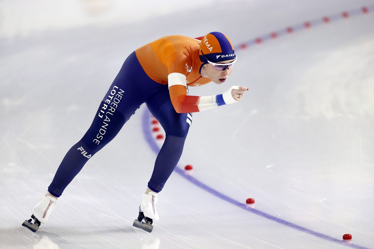 WK afstanden: Antoinette de Jong pakt GOUD op de 3000 meter, brons voor Irene Schouten