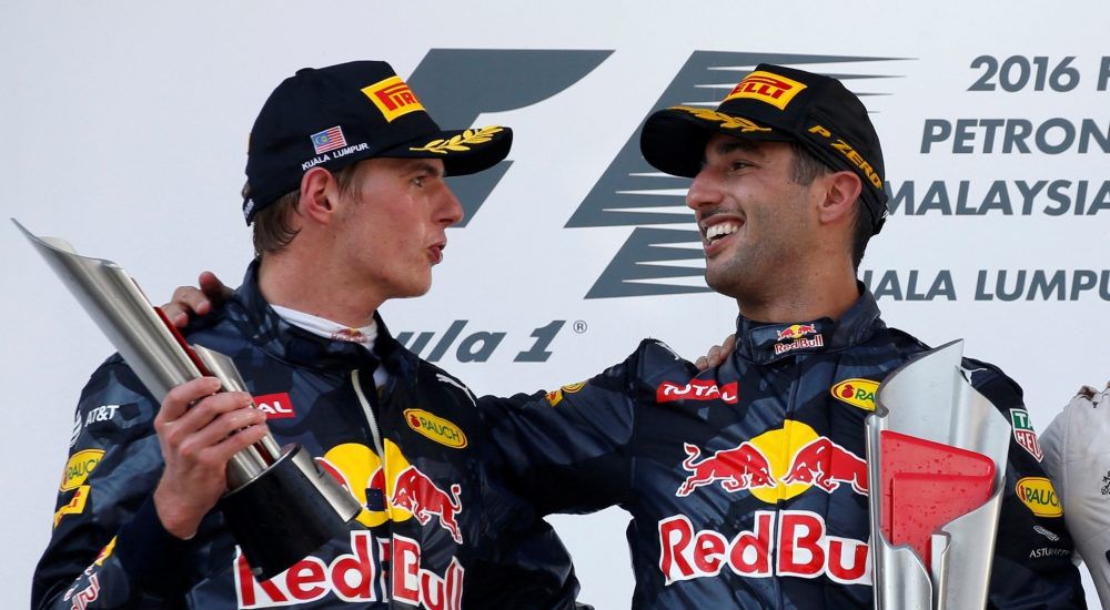 Verstappen en Ricciardo starten op supersofts: 'Een gokje'