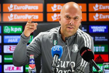 Arne Slot onderschat FC Luzern niet ondanks uitgangspositie: 'Zou ridicuul zijn'