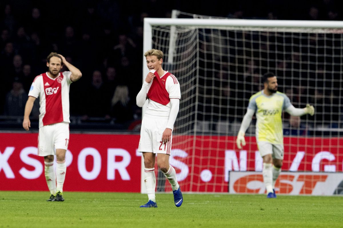 Heerenveen houdt Ajax van koppositie af door historisch en spectaculair gelijkspel