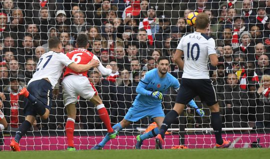 Rake penalty Kane niet genoeg om laf Arsenal helemaal af te straffen: 1-1