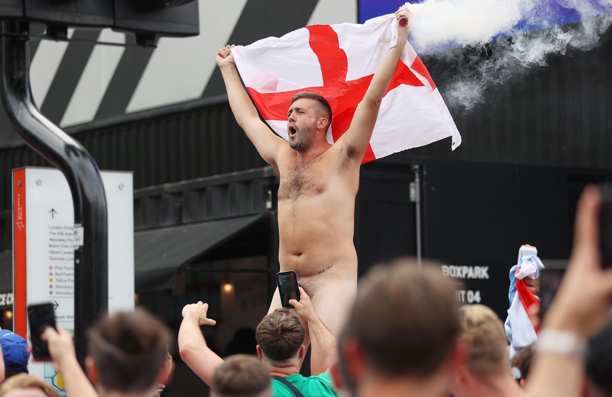 🎥 | Gezellige chaos in Londen: zo ziet Engeland er vlak voor de EK-finale uit