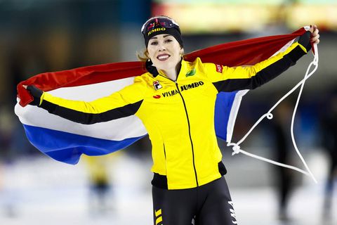 Spektakel op 1500 meter bij NK langebaanschaatsen: gouden medaille voor Antoinette de Jong
