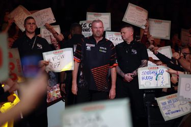 Geen geplaatste spelers tot kwartfinale op WK darts: weg ligt open voor Raymond van Barneveld