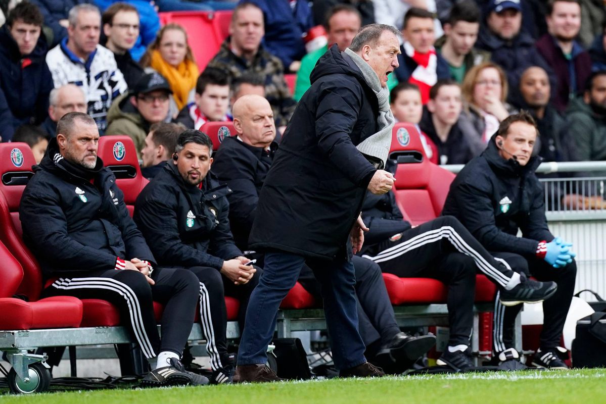 Feyenoord-trainer Advocaat heeft toch wat kritiek na 7-1 zege: 'Wat zijn we aan het doen?'