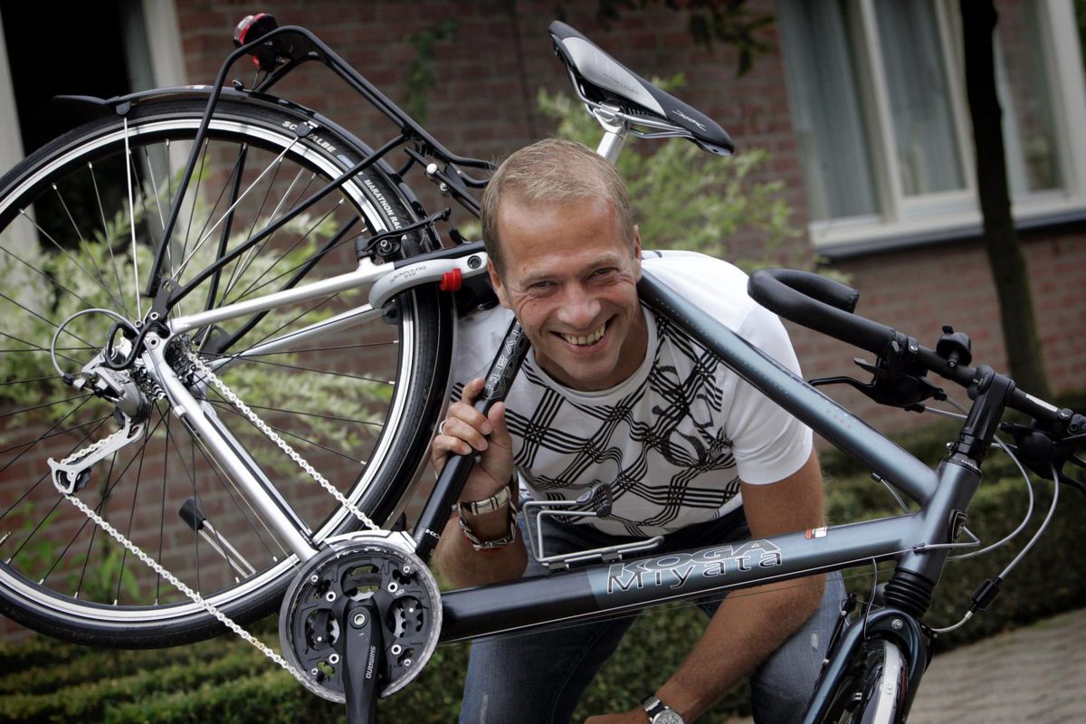 Oud-winnaar Van Vliet over seizoensopener Omloop HN: 'Voelde de regen en stenen niet'