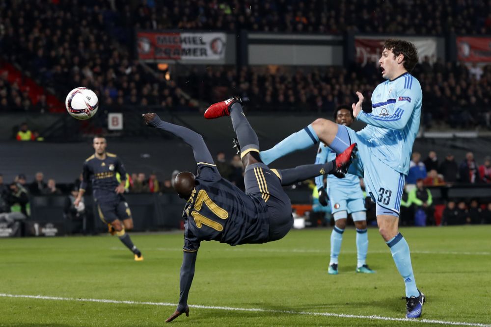 EL Groep A: Feyenoord uitgeschakeld na wéér een omhaal van Sow