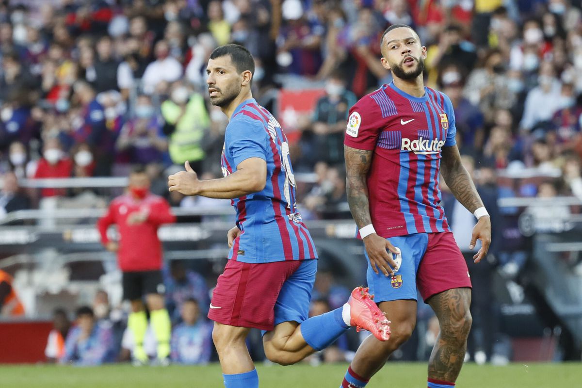 Dit is de opstelling van FC Barcelona bij Vallecano: Agüero debuteert in de basis