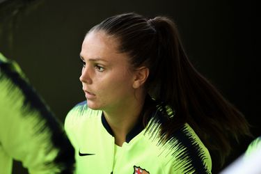 Martens scoort 2 keer, maar raakt ook geblesseerd bij winnend Barça