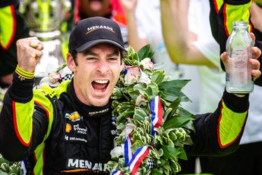 Indy500-winnaar pakt naast flink wat prijzengeld ook nog eens een dikke sportwagen