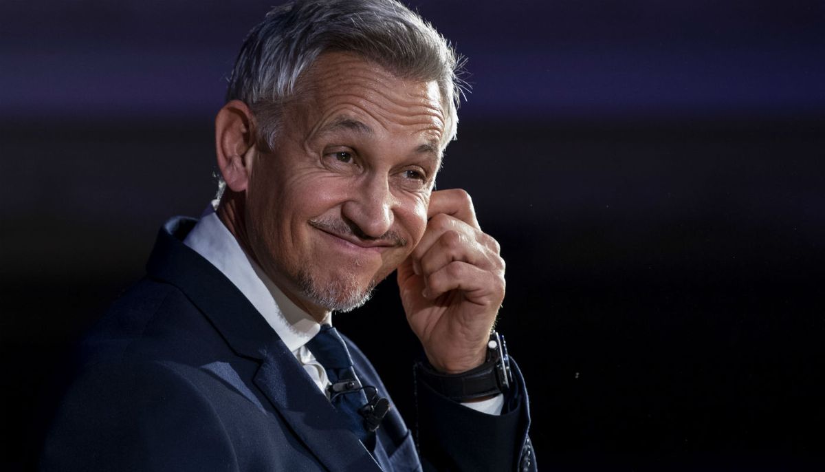 Gary Lineker gaat helemaal los over de VAR: 'Vermoordt het voetbal!'