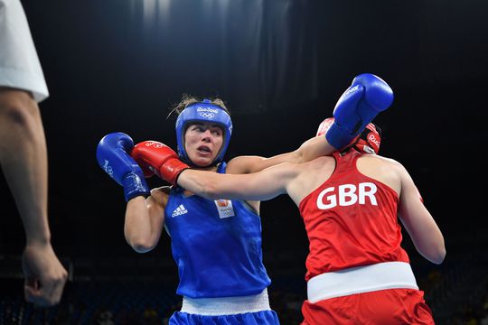 Nouchka Fontijn al zeker van boksmedaille na winst in kwartfinale