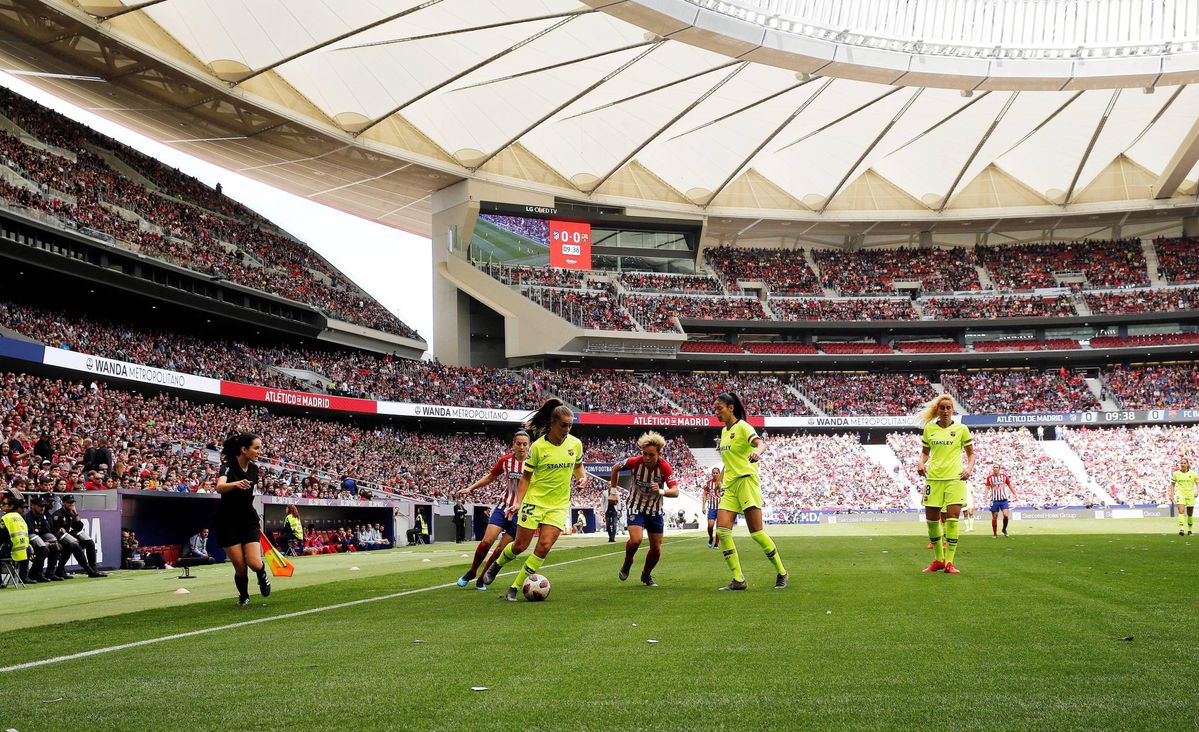 Wedstrijd tussen dames van Atlético en Barça best bezochte clubwedstrijd OOIT: ruim 60k man in Madrid