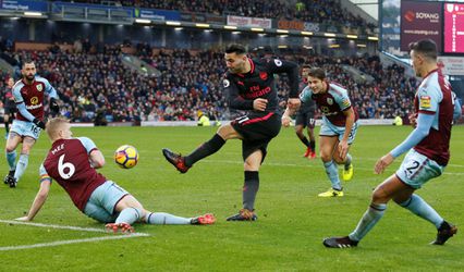 Arsenal in de allerlaatste minuut langs Burnley