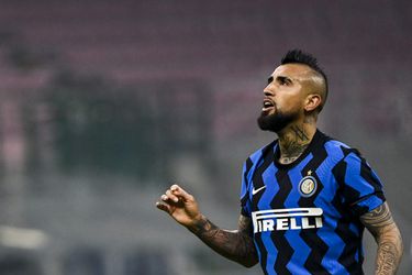 🎥 | Inter-speler Vidal kust Juve-logo, scoort en wint van zijn oude club