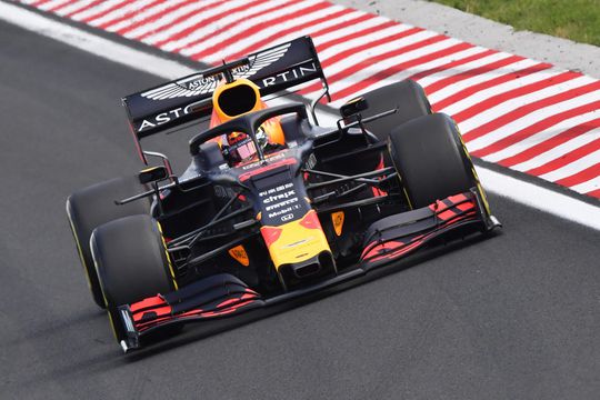 Verstappen: 'Red Bull kan beter ontwikkelen door betrouwbare Honda'
