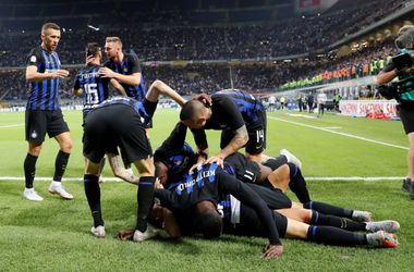 Inter wint voor 2de keer op rij en wipt op naar plek 5 op Serie A-ranglijst (video)