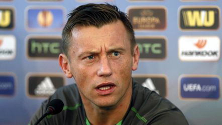 Geldboete en schorsing voor Olic na gokken op voetbal